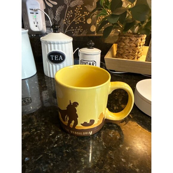 Star Wars The Mandalorian Ceramic Mug 11 Oz Yellow With Character Silhouette Des - Picture 6 of 6
